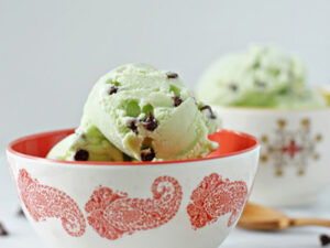 Fresh Mint Chocolate Chip Ice Cream | Cookie Monster Cooking