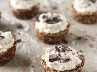 A simple, no bake recipe. With raw tart shells made with nuts and dates. And a coconut milk whipped cream filled with peanut butter!