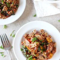 Recipe for weeknight cajun quinoa with sausage and kale. Filled with colorful veggies and plenty of spices, this easy meal is sure to please!