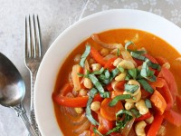 Recipe for vegetarian thai red curry with peppers and cashews. A creamy weeknight curry made with chickpeas, bell peppers and coconut milk!