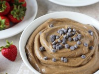 Recipe for healthy chocolate fruit dip! Creamy and perfect for dipping! Made with coconut milk, maple syrup, cocoa powder and avocado!