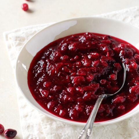 This vanilla thyme cranberry sauce recipe is perfect for Thanksgiving! Make this holiday staple at home! Refined-sugar free!