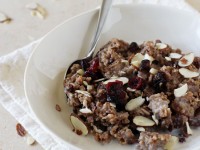Let your crock pot do all the work with this easy recipe for slow cooker chai spiced steel cut oatmeal! So warm and comforting!