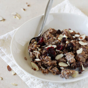 Let your crock pot do all the work with this easy recipe for slow cooker chai spiced steel cut oatmeal! So warm and comforting!