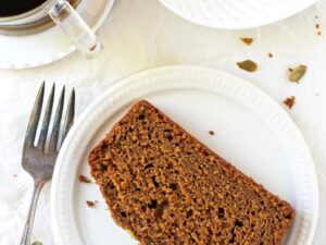 Soft & moist pumpkin olive oil bread! This simple, no fuss loaf is completely irresistible! Packed with pumpkin, olive oil, whole wheat flour and plenty of warm spices!