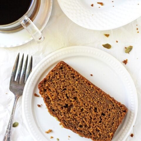 Soft & moist pumpkin olive oil bread! This simple, no fuss loaf is completely irresistible! Packed with pumpkin, olive oil, whole wheat flour and plenty of warm spices!